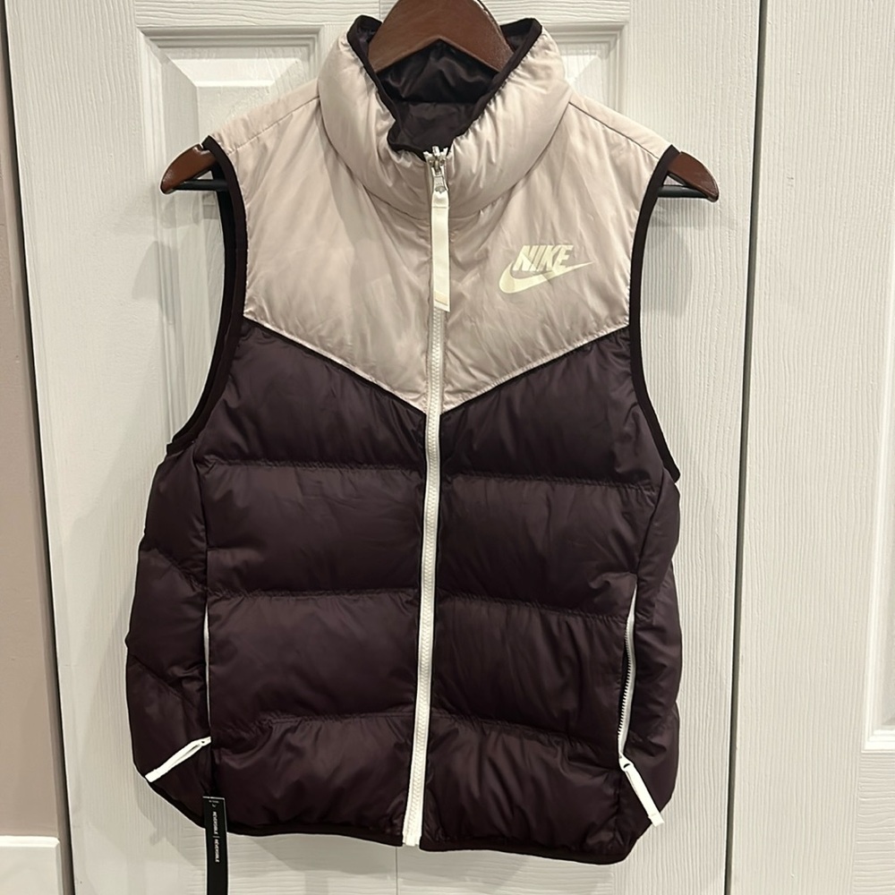 Nike NWT!  Plum/Purple Grey Duck Down Reversible Vest. Size Small